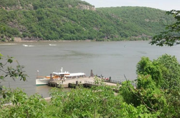 Private Boat Ride upthe Hudson River to Bear Mountain